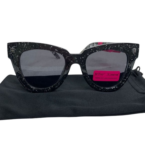 Betsey Johnson Glitter Sunglasses Houndstooth Skull Crossbones Black O/S NWT - Picture 3 of 6